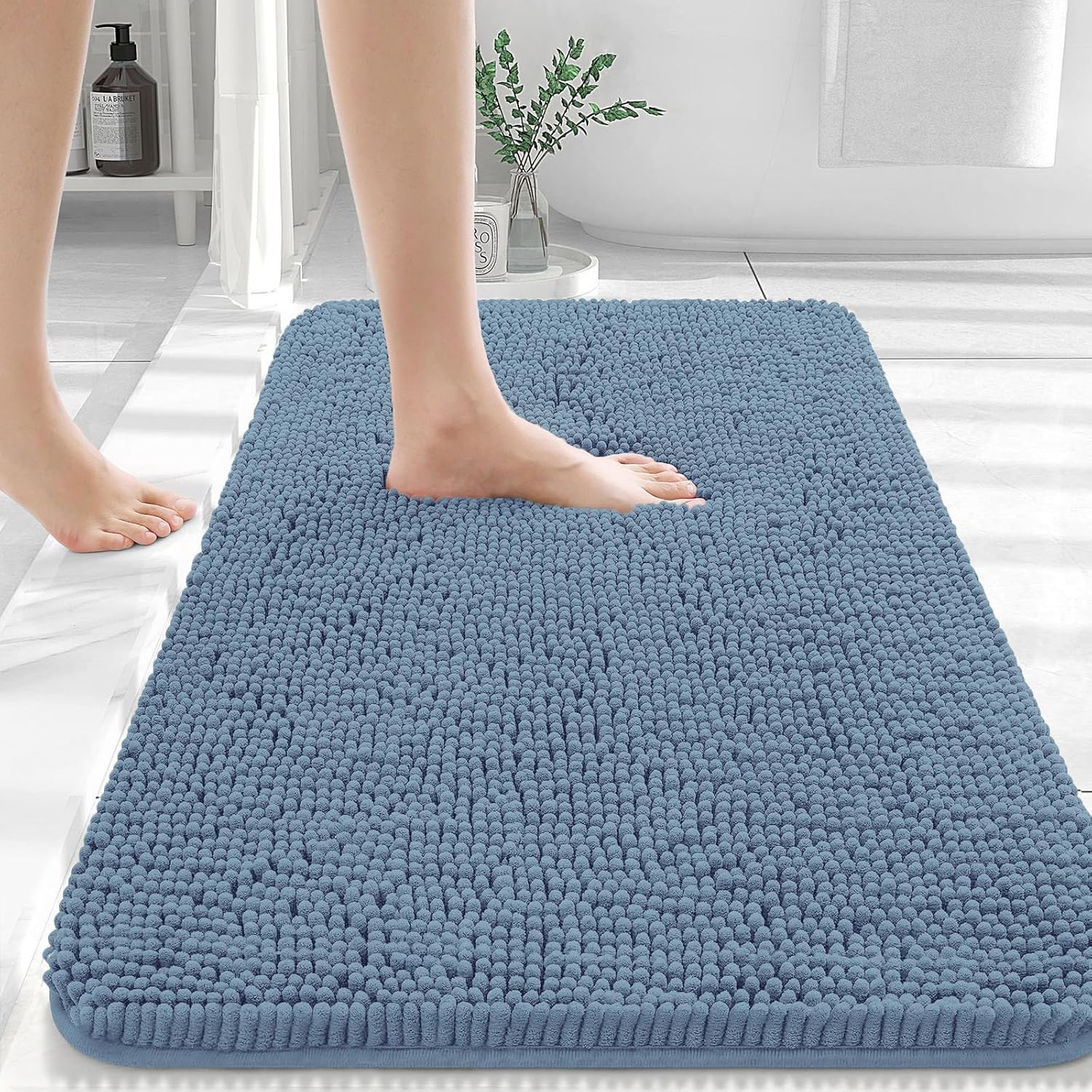 OLANLY Bath Mat 60 x 35 cm, Super Soft Absorbent Chenille Bath Rug, Rubber Backing Quick-Dry, Machine Washable Bath Mat for Bathroom Floor, Tub & Shower, Home Decor Accessory, Air Blue